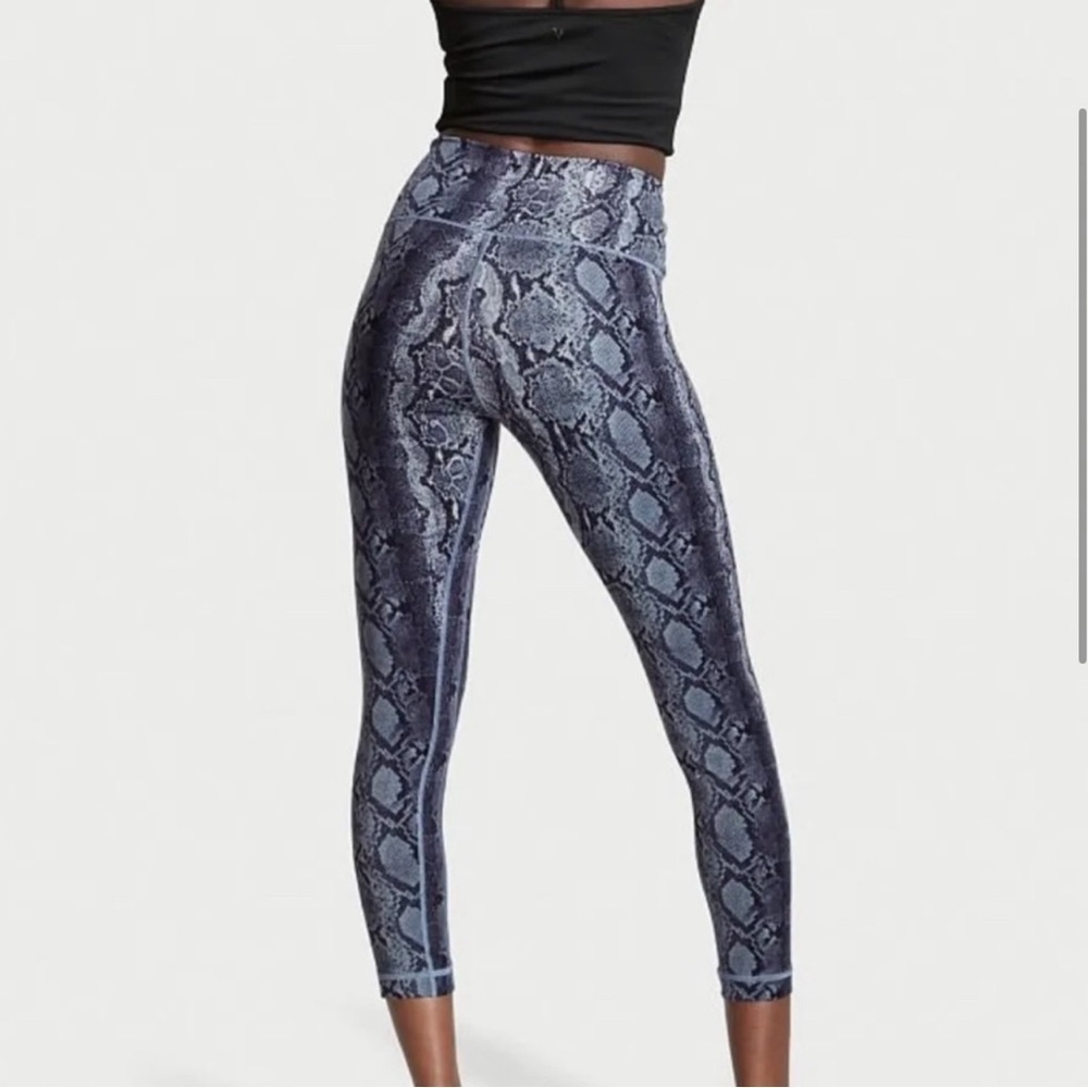 Victoria’s Secret On Point Snake Print Leggings - Picture 2 of 8